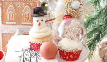 Festive Vanilla Holiday Cupcakes